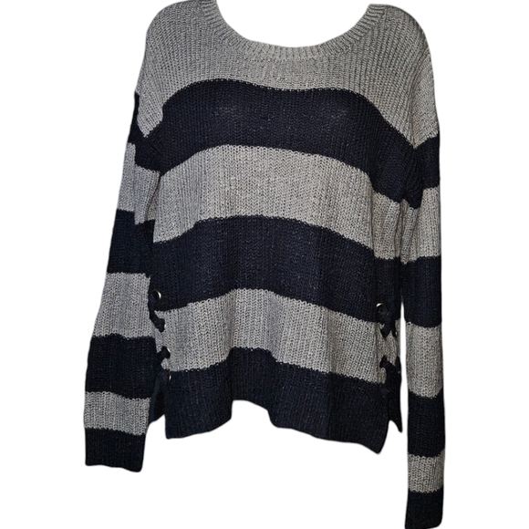 NWT Hippie Rose Two-Tone Horizontal Stripe Long Sleeve Sweater - Picture 1 of 4